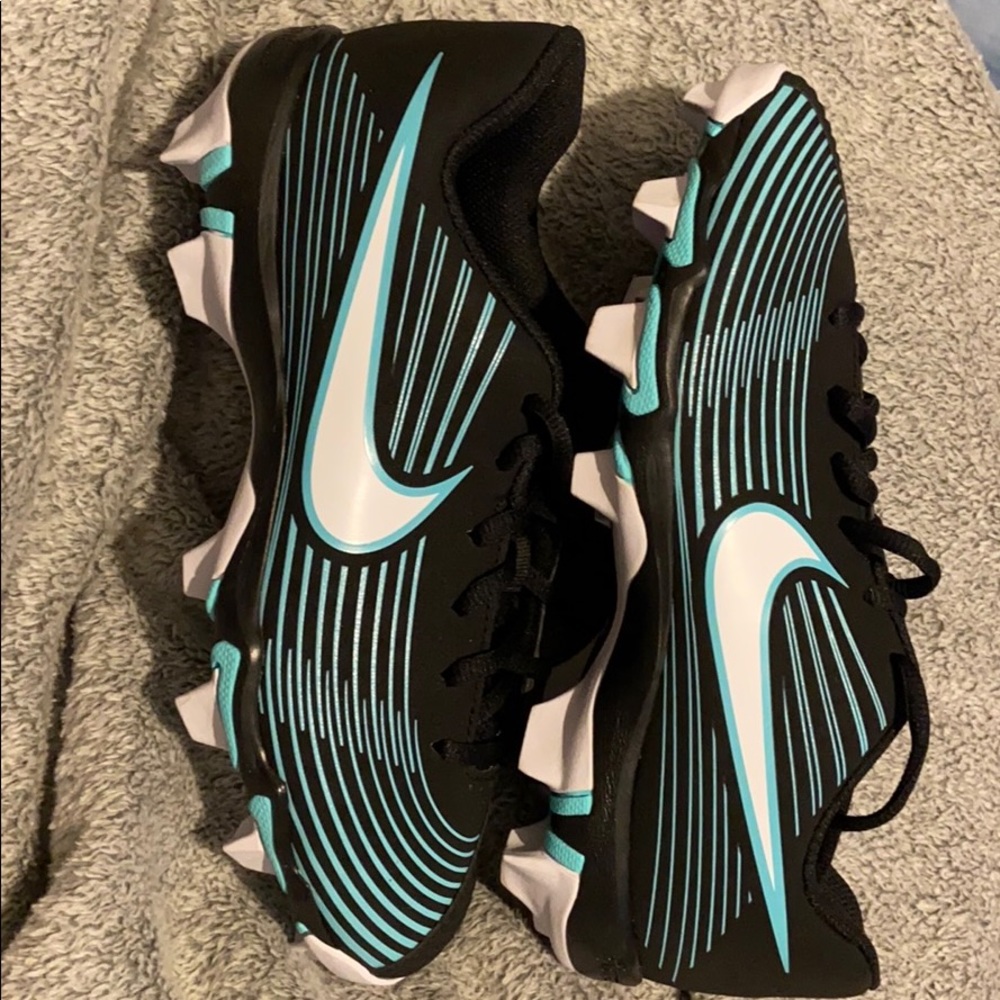 Girls softball cleats